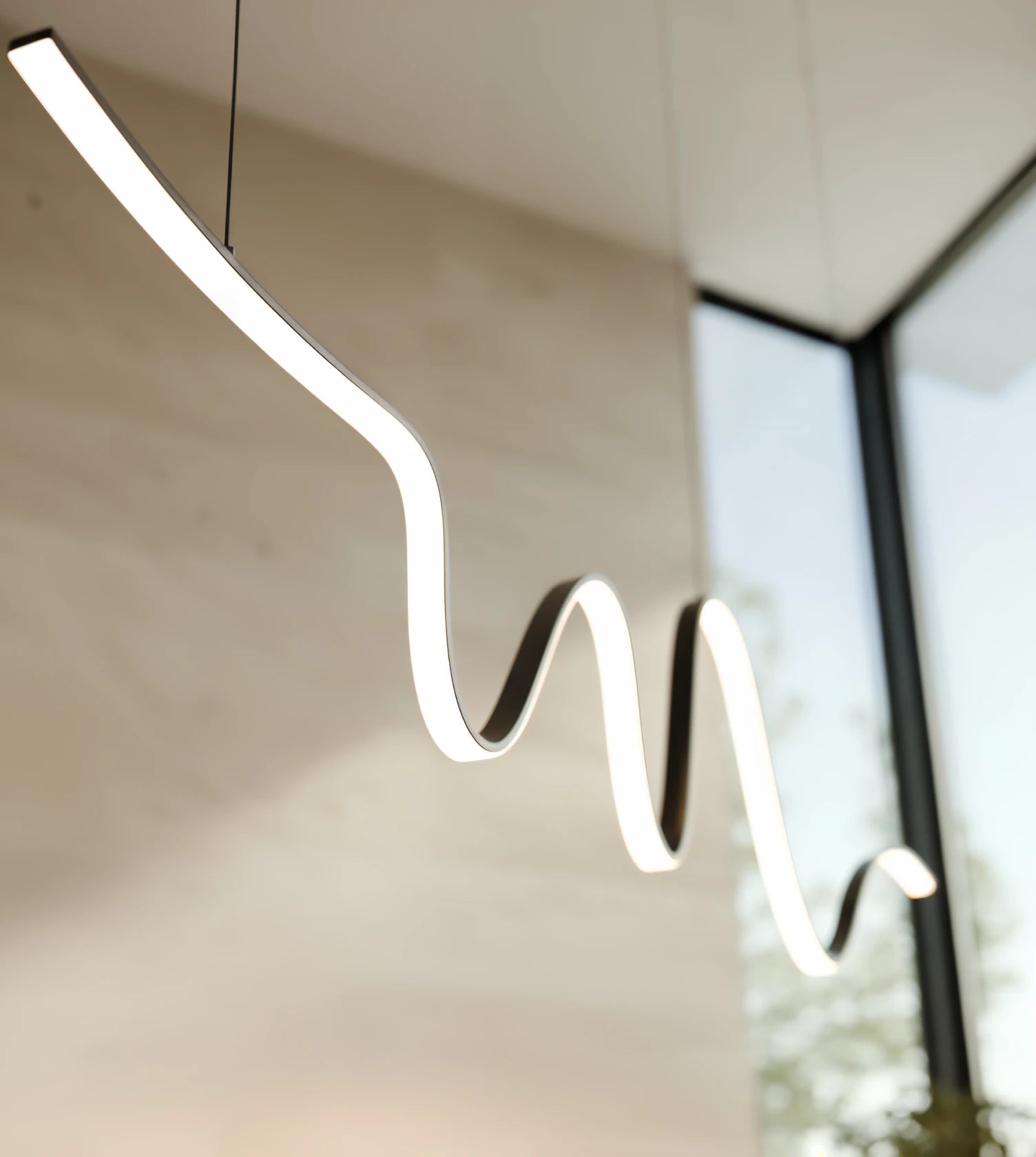 Simple elegance meets modern dynamics